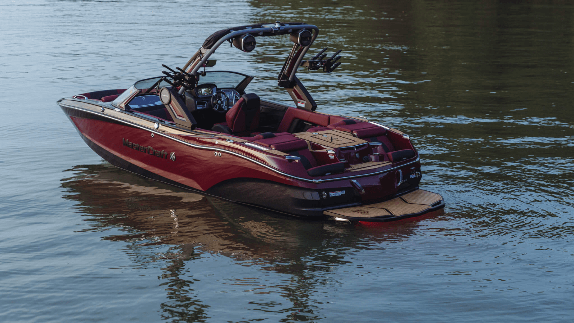 Boat Decking Trends 2025: Styles, Colors & DIY Upgrades
